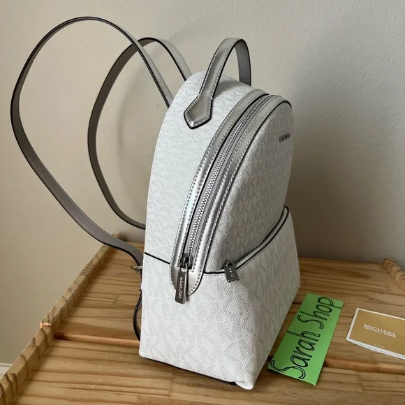 🌼Michael Kors Sheila medium front pocket backpack - Picture 5 of 14